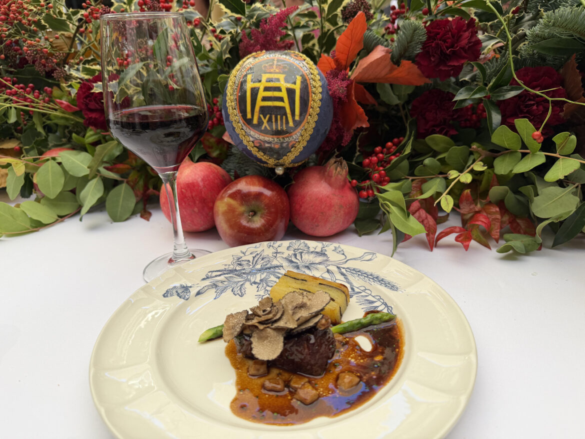 El Hotel Alfonso XIII de Sevilla presenta su propuesta gastronómica para la Navidad 2026-2027 - Gastronomía y Moda