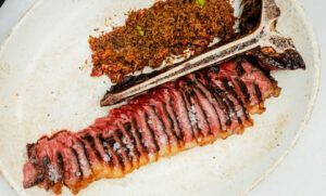 Papúa Colón, la jungla gastronómica que convirtió Plaza de Colón en un destino imprescindible de Madrid - Gastronomía y Moda