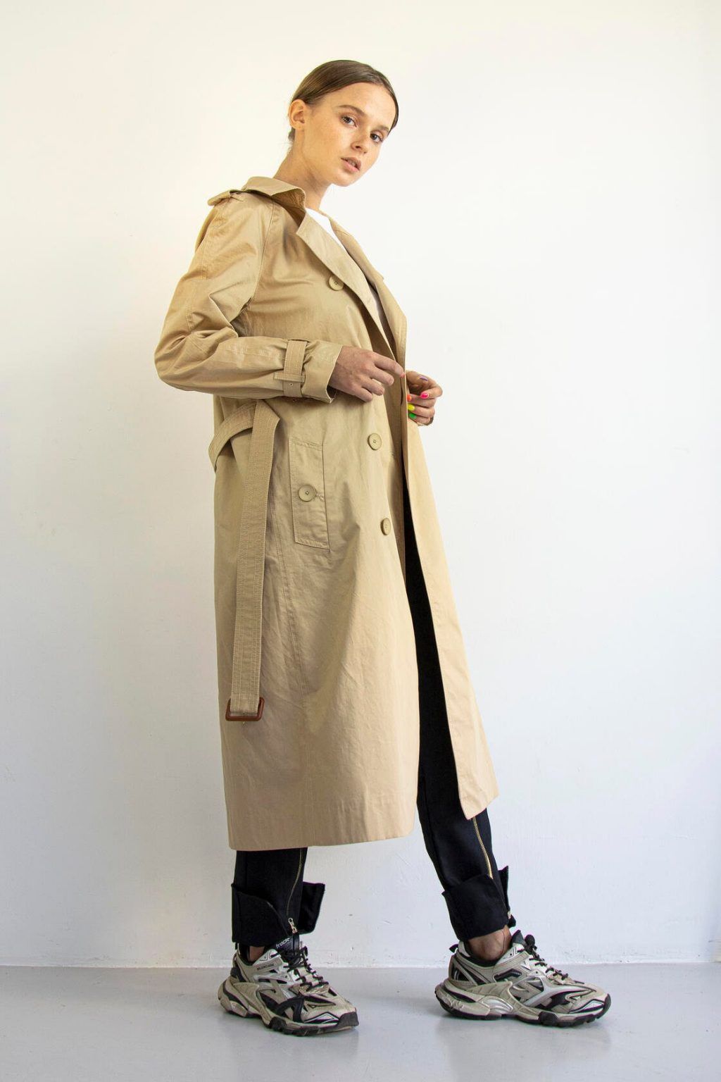 Anakon está de estreno con la nueva Trench Beige Anakon está de estreno con la nueva Trench Beige - Gastronomía y Moda