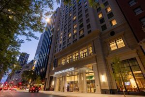Abre el Riu Plaza Chicago - Gastronomía y Moda
