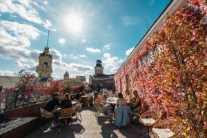 Brasas, tapeo, coctelería y mucho diseño en Gran Vía 18, el nuevo templo gastronómico de Madrid - Gastronomía y Moda