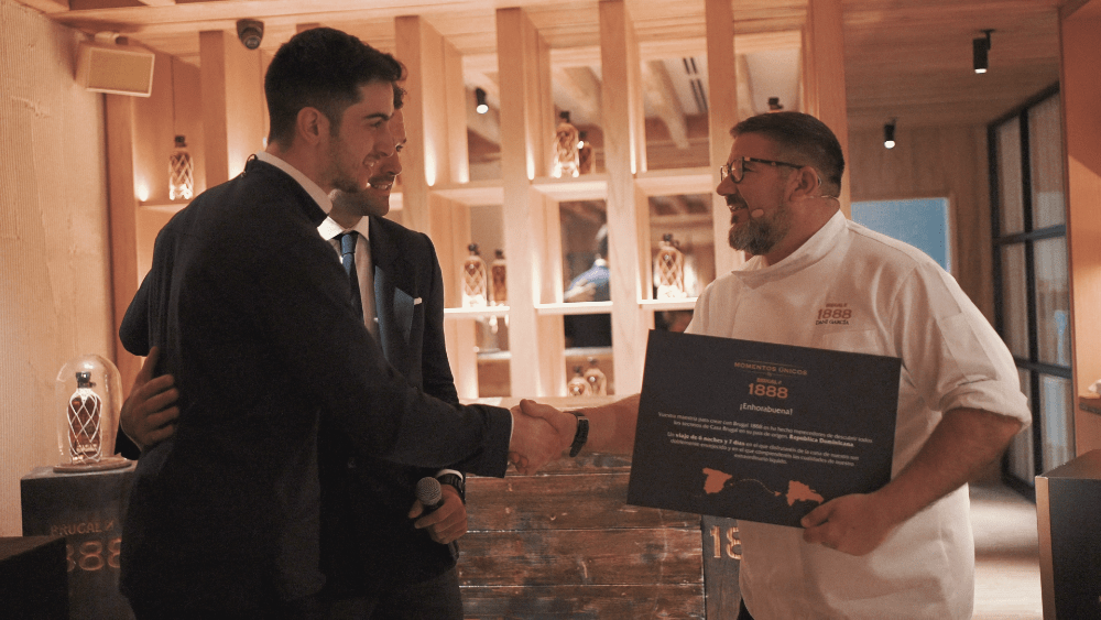 Urrechu Velázquez, ganador de la ruta ‘Momentos Únicos by Brugal 1888’ tras una final de alta coctelería y alta gastronomía - Gastronomía y Moda