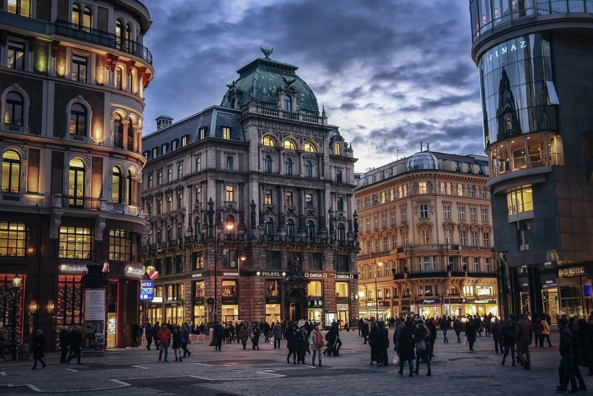 Sevilla contará con una ruta con Viena a partir de otoño del 2024 - Gastronomía y Moda