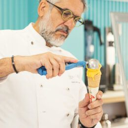 Manu Jara abre en Triana la heladería más esperada del verano sevillano con sus nuevos Manujaldres y helados artesanales - Gastronomía y Moda