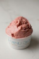 Manu Jara abre en Triana la heladería más esperada del verano sevillano con sus nuevos Manujaldres y helados artesanales - Gastronomía y Moda