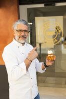 Manu Jara abre en Triana la heladería más esperada del verano sevillano con sus nuevos Manujaldres y helados artesanales - Gastronomía y Moda